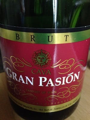 チャレッロ30%/パレリャーダ40%/マカベオ30%原料のスペイン産辛口発泡ワイン「グラン・パッション カバ ブリュット(Gran Pasion Cava Brut)」from ワインコレクション共有WebサービスWineFile