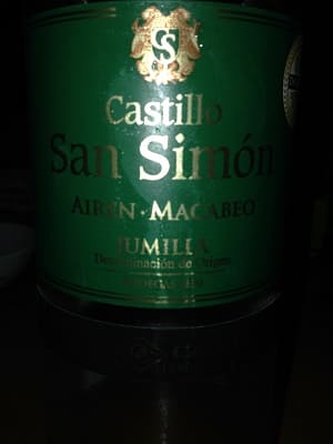 アイレン50%/マカベオ50%原料のスペイン産やや辛口白ワイン「カスティージョ・サン・シモン アイレン・マカベオ(Castillo San Simon Airen Macabeo)」from ワインコレクション記録WebサービスWineFile