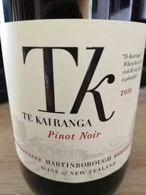 ピノ・ノワール100%原料のニュージーランド産辛口赤ワイン「テ・カイランガ ピノ・ノワールTe Kairanga Pinot Noir」from ワインコレクション記録WebサービスWineFile